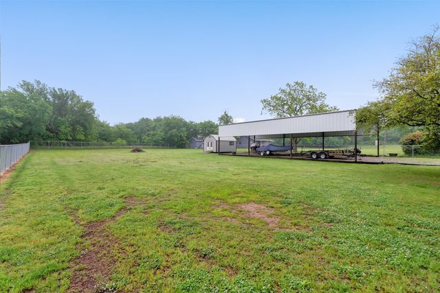 200 Pecan Street, Ector, TX 75439