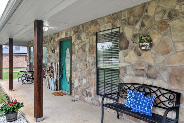 200 Pecan Street, Ector, TX 75439