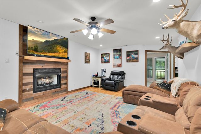 200 Pecan Street, Ector, TX 75439