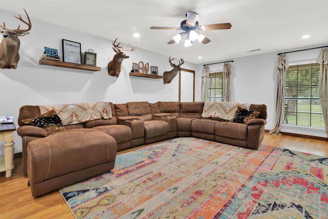 200 Pecan Street, Ector, TX 75439