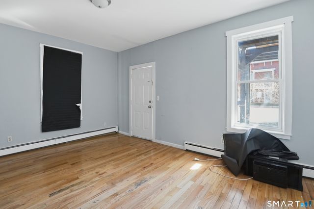 584 Kossuth Street, Bridgeport, CT 06608