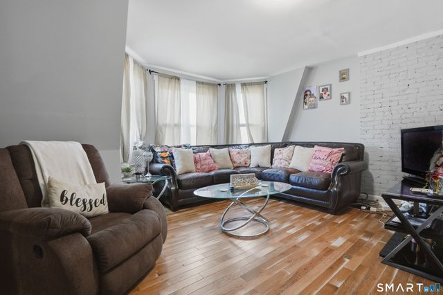 584 Kossuth Street, Bridgeport, CT 06608