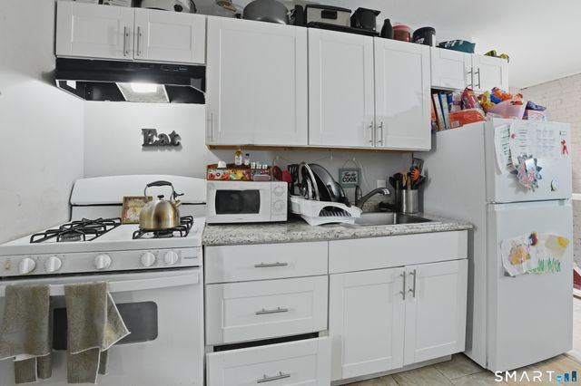 584 Kossuth Street, Bridgeport, CT 06608