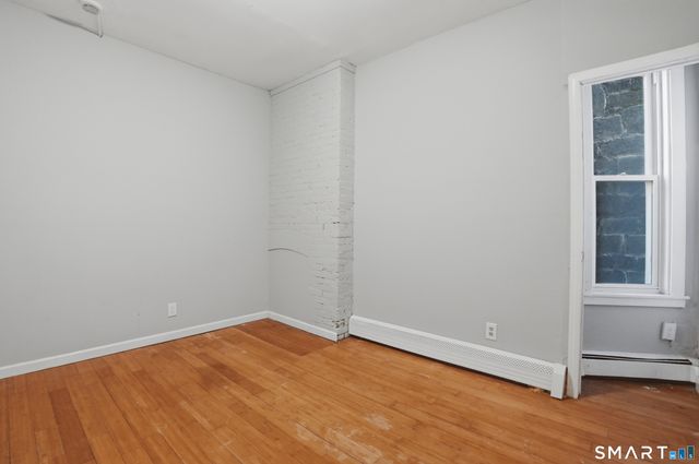 584 Kossuth Street, Bridgeport, CT 06608