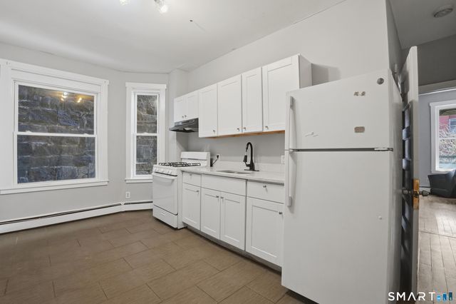 584 Kossuth Street, Bridgeport, CT 06608