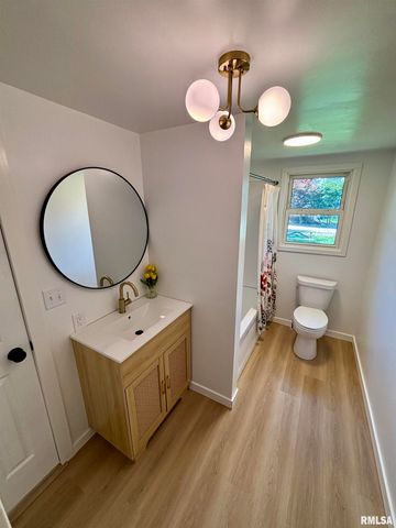 527 S Rotan Street, Salem, IL 62881