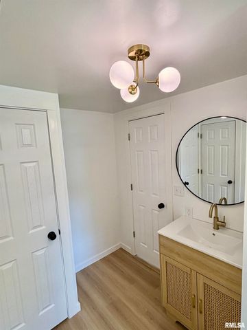 527 S Rotan Street, Salem, IL 62881