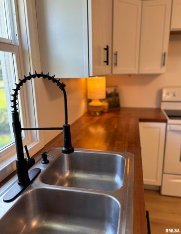 527 S Rotan Street, Salem, IL 62881