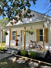 527 S Rotan Street, Salem, IL 62881