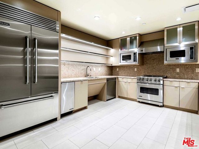 10560 Wilshire Boulevard 603, Los Angeles, CA 90024