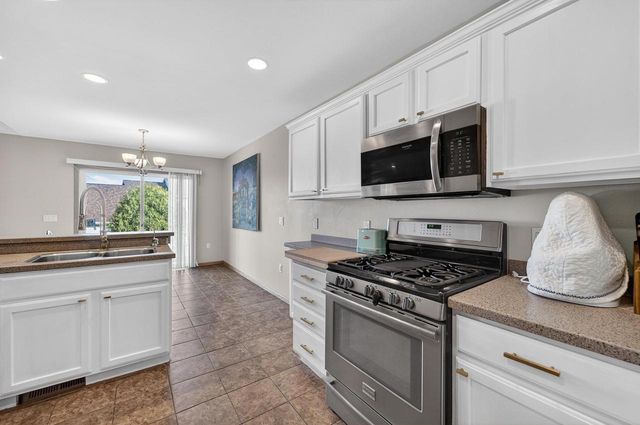 799 Edenberry Lane, Oregon, WI 53575