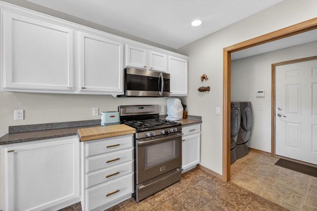 799 Edenberry Lane, Oregon, WI 53575