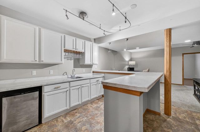 799 Edenberry Lane, Oregon, WI 53575
