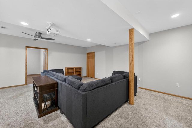 799 Edenberry Lane, Oregon, WI 53575