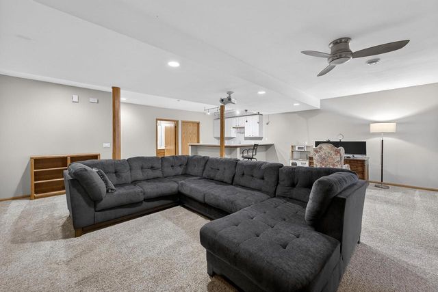 799 Edenberry Lane, Oregon, WI 53575