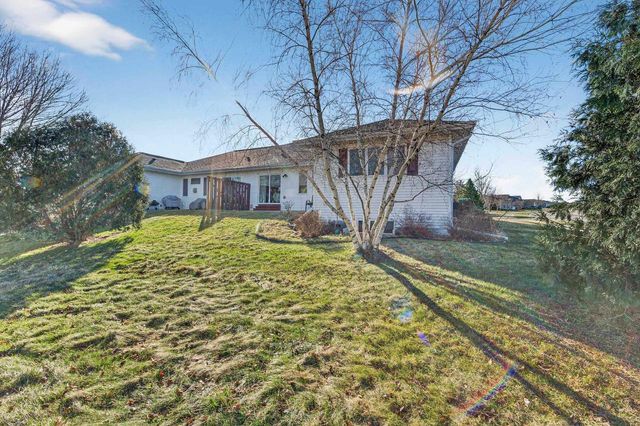 799 Edenberry Lane, Oregon, WI 53575