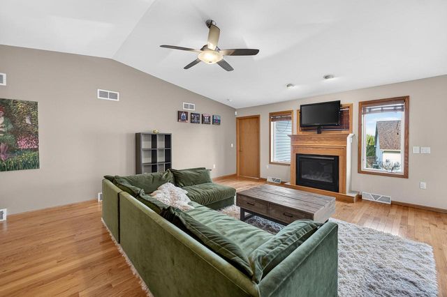 799 Edenberry Lane, Oregon, WI 53575