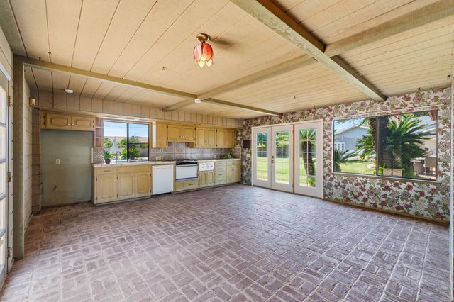 5820 E Alta Avenue, Fresno, CA 93727