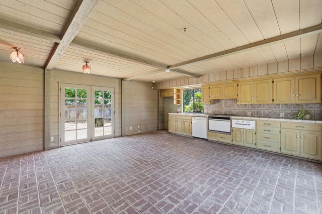 5820 E Alta Avenue, Fresno, CA 93727