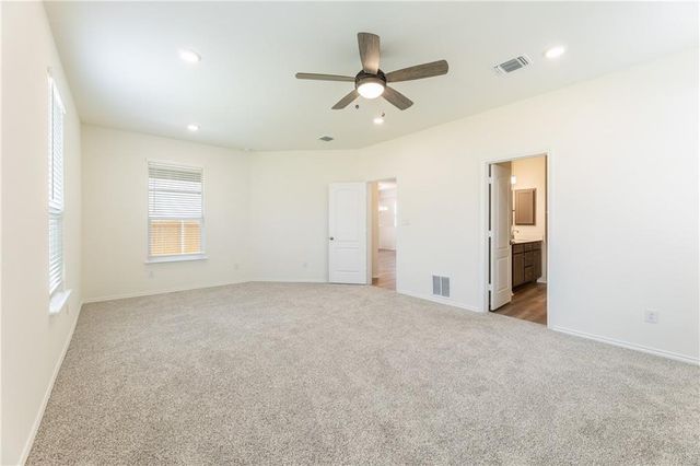 125 Drifter LN, Jarrell, TX 76537