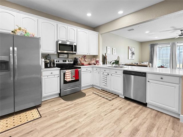 15048 BELLINKOFF LANE, Orlando, FL 32828