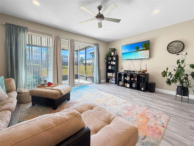 15048 BELLINKOFF LANE, Orlando, FL 32828