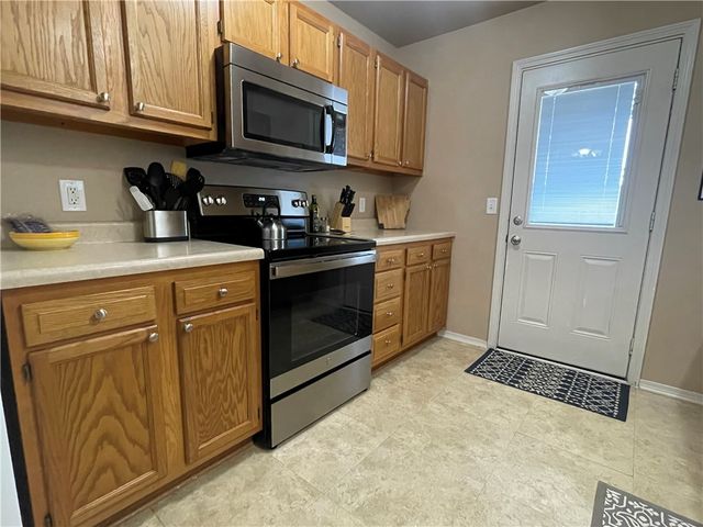 820 SE E Court, Bentonville, AR 72712