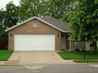 820 SE E Court, Bentonville, AR 72712