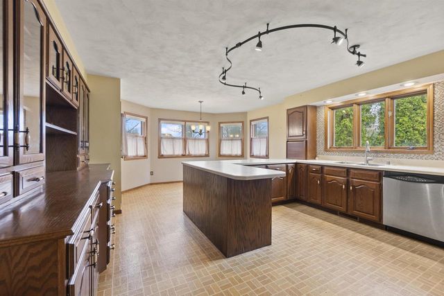 1161 WEDGEWOOD LANE, Fond Du Lac, WI 54935