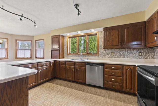 1161 WEDGEWOOD LANE, Fond Du Lac, WI 54935