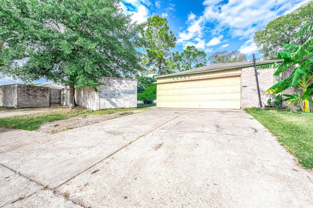 16034 Glen Mar Dr, Houston, TX 77082