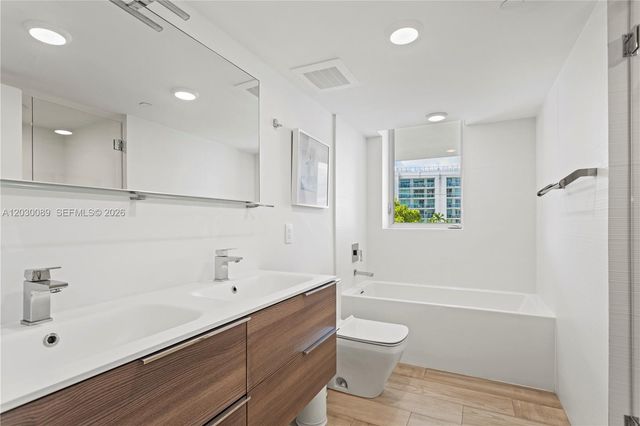 9261 E Bay Harbor Dr 407, Bay Harbor Islands, FL 33154