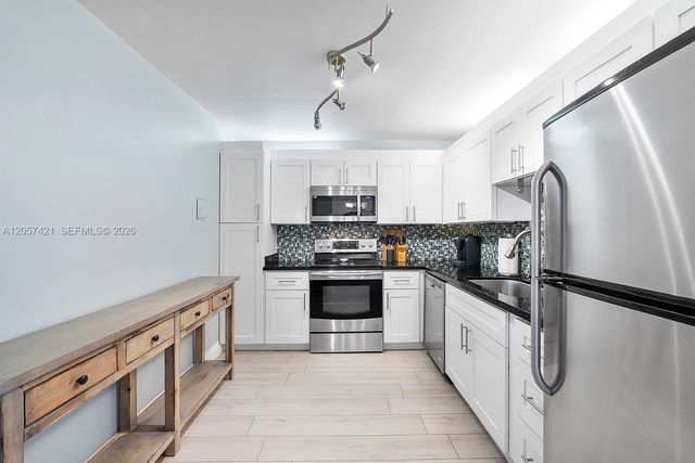 531 N Ocean Boulevard 1005, Pompano Beach, FL 33062