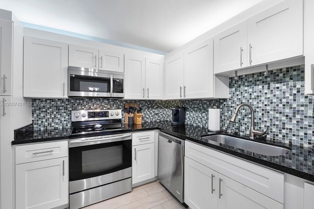 531 N Ocean Boulevard 1005, Pompano Beach, FL 33062