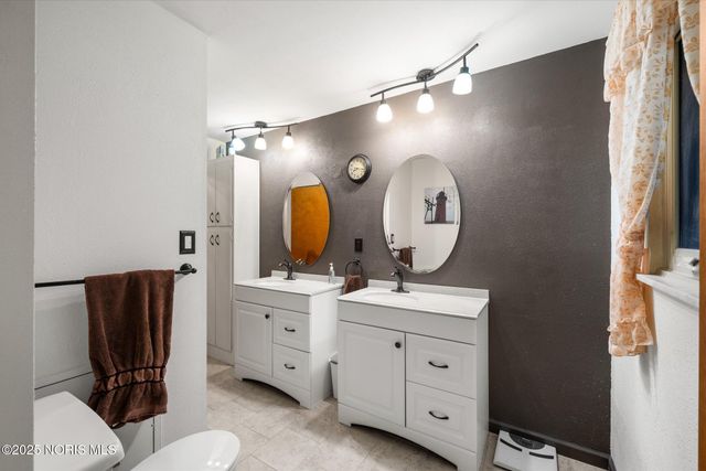 3662 Perlawn Drive, Toledo, OH 43614