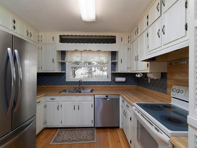 721 Wood Valley SW Road, Mableton, GA 30126