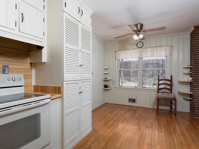 721 Wood Valley SW Road, Mableton, GA 30126