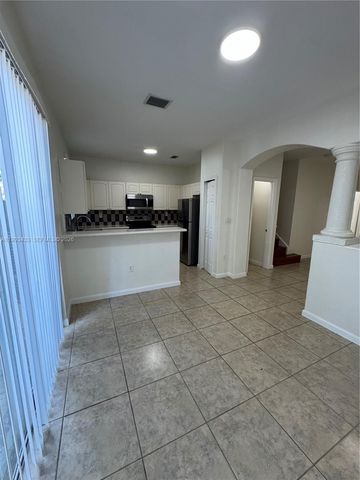 1403 SE 27 CT, Homestead, FL 33035