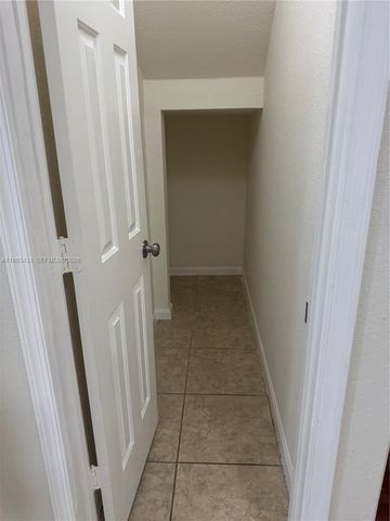 1403 SE 27 CT, Homestead, FL 33035