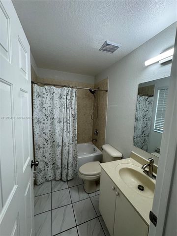 1403 SE 27 CT, Homestead, FL 33035
