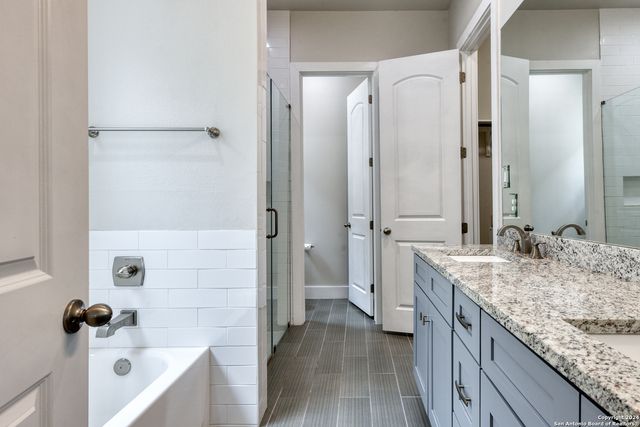 11158 Vance Jackson Rd Unit 4, San Antonio, TX 78230