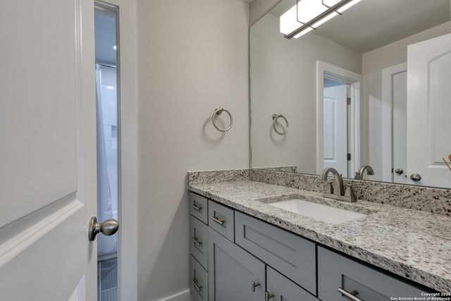 11158 Vance Jackson Rd Unit 4, San Antonio, TX 78230