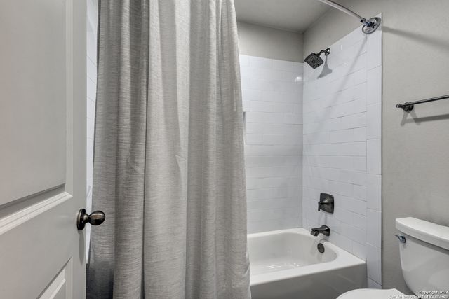 11158 Vance Jackson Rd Unit 4, San Antonio, TX 78230