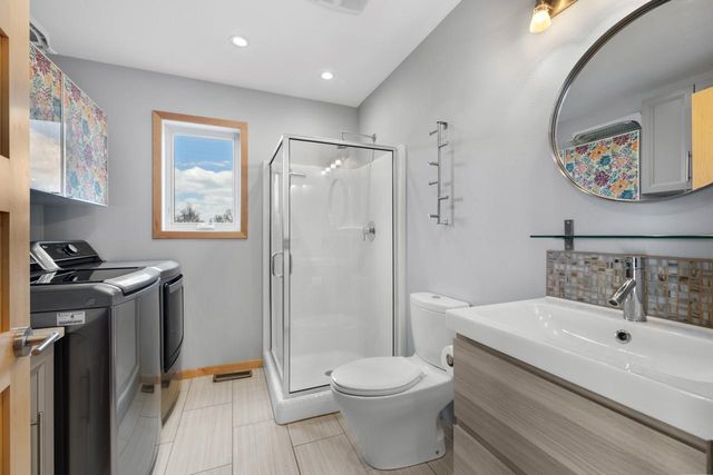 1800 Rivers Edge Dr SE, Minot, ND 58701