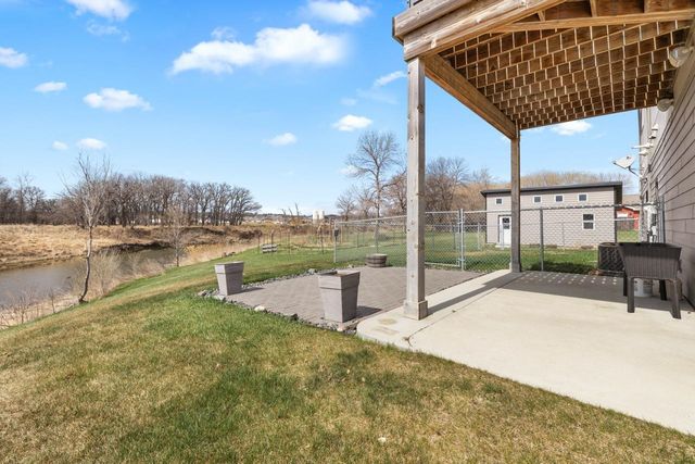 1800 Rivers Edge Dr SE, Minot, ND 58701