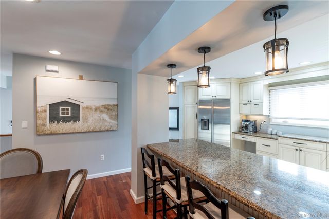 97 Village Green, Bardonia, NY 10954