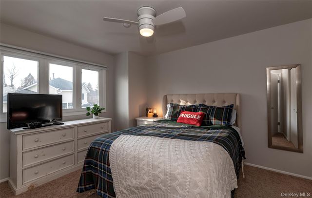 97 Village Green, Bardonia, NY 10954