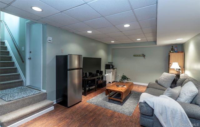 97 Village Green, Bardonia, NY 10954