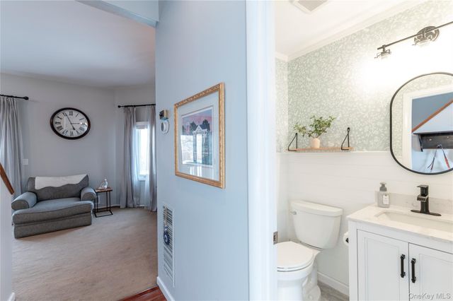 97 Village Green, Bardonia, NY 10954