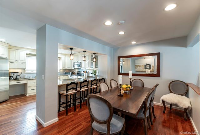 97 Village Green, Bardonia, NY 10954